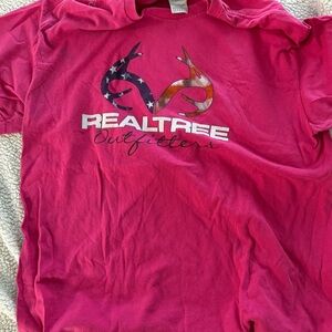 Realtree Pink Sweatshirt with Graphic Design